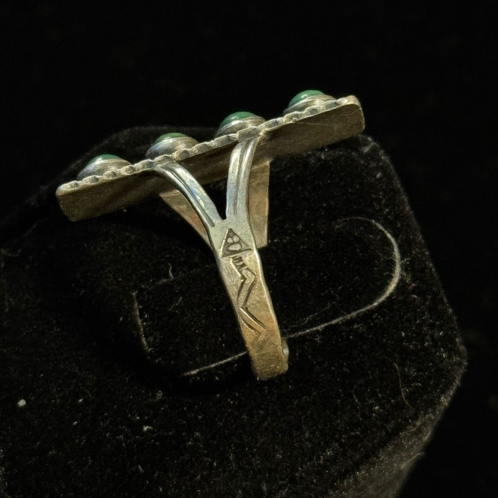 Vintage Native American Turquoise Sterling Silver Ring Size 7 (19) - Picture 5 of 9